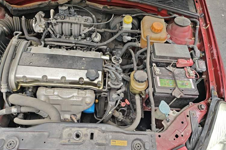 Used Buick Excelle 2011 1.6 LE-AT Engine Bay Left