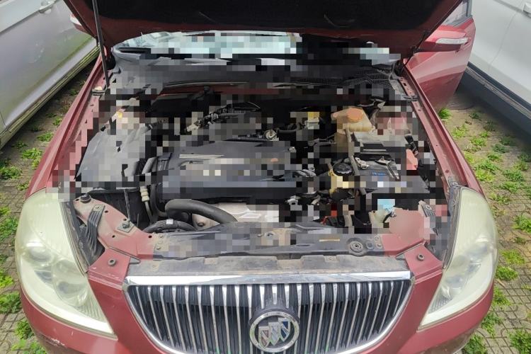 Used Buick Excelle 2011 1.6 LE-AT Engine Bay