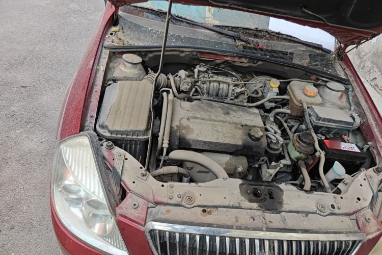 Used Buick Excelle 2011 1.6 LX-MT Engine Bay Right