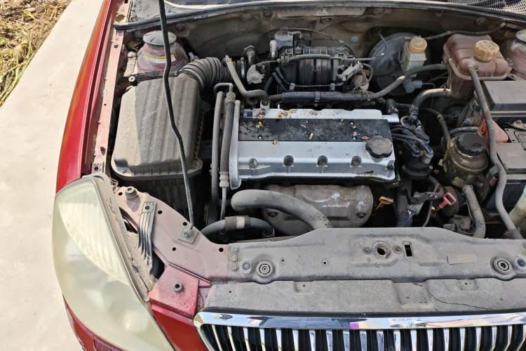 Used Buick Excelle 2011 1.6 LE-AT Engine Bay Right