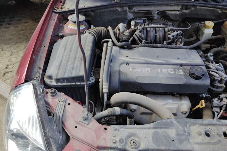 Used Buick Excelle 2011 1.6LX-AT Engine Bay Right