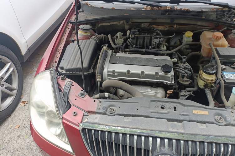 Used Buick Excelle 2011 1.6 LE-MT Engine Bay Right