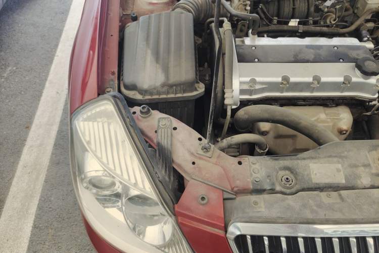 Used Buick Excelle 2011 1.6LX-AT Engine Bay Right