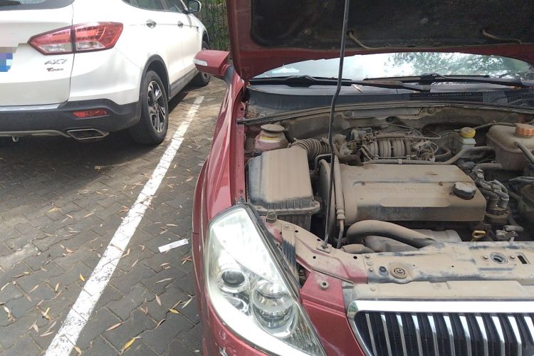 Used Buick Excelle 2011 1.6 LX-MT Engine Bay Right