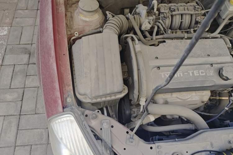 Used Buick Excelle 2011 1.6 LE-AT Engine Bay Right