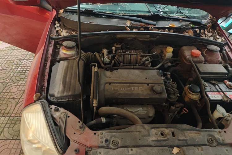 Used Buick Excelle 2011 1.6LX-AT Engine Bay Right