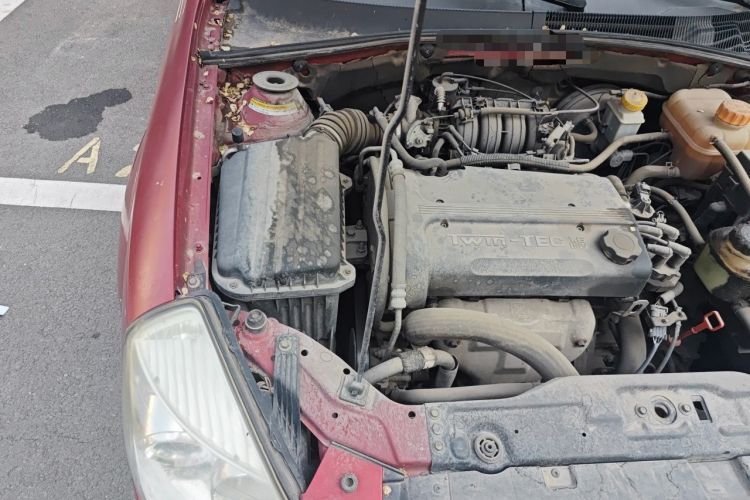 Used Buick Excelle 2011 1.6LX-AT Engine Bay Right