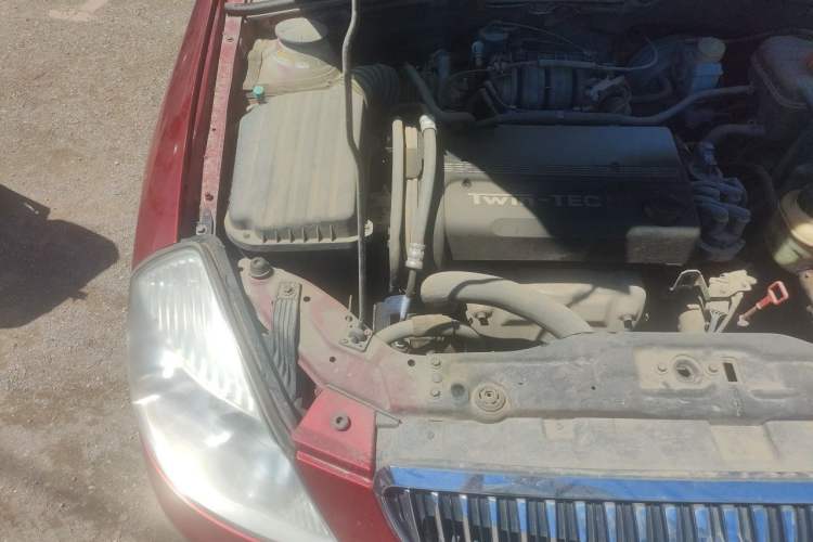 Used Buick Excelle 2011 1.6 LE-AT Engine Bay Right