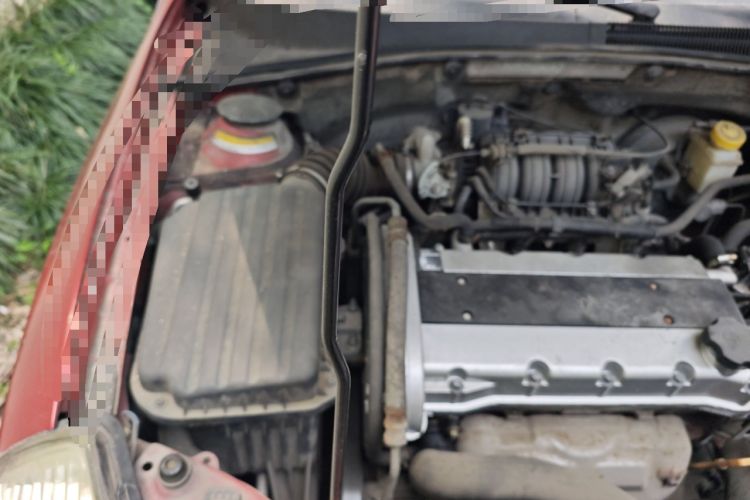 Used Buick Excelle 2011 1.6LX-AT Engine Bay Right