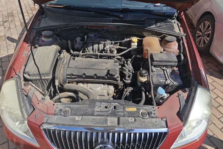 Used Buick Excelle 2011 1.6 LX-MT Engine Bay