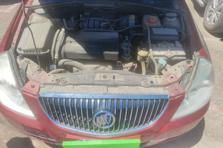 Used Buick Excelle 2011 1.6 LE-AT Engine Bay
