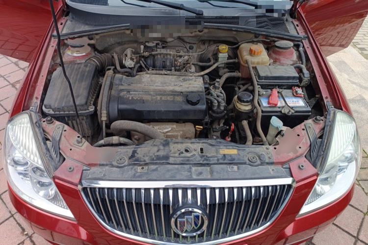 Used Buick Excelle 2011 1.6 LE-AT Engine Bay