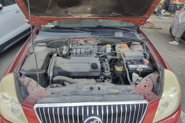 Used Buick Excelle 2011 1.6 LX-MT Engine Bay