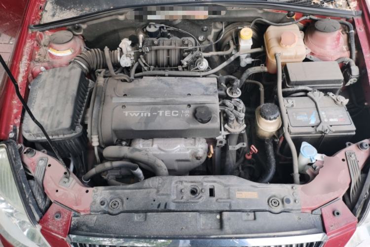 Used Buick Excelle 2011 1.6 LE-AT Engine Bay