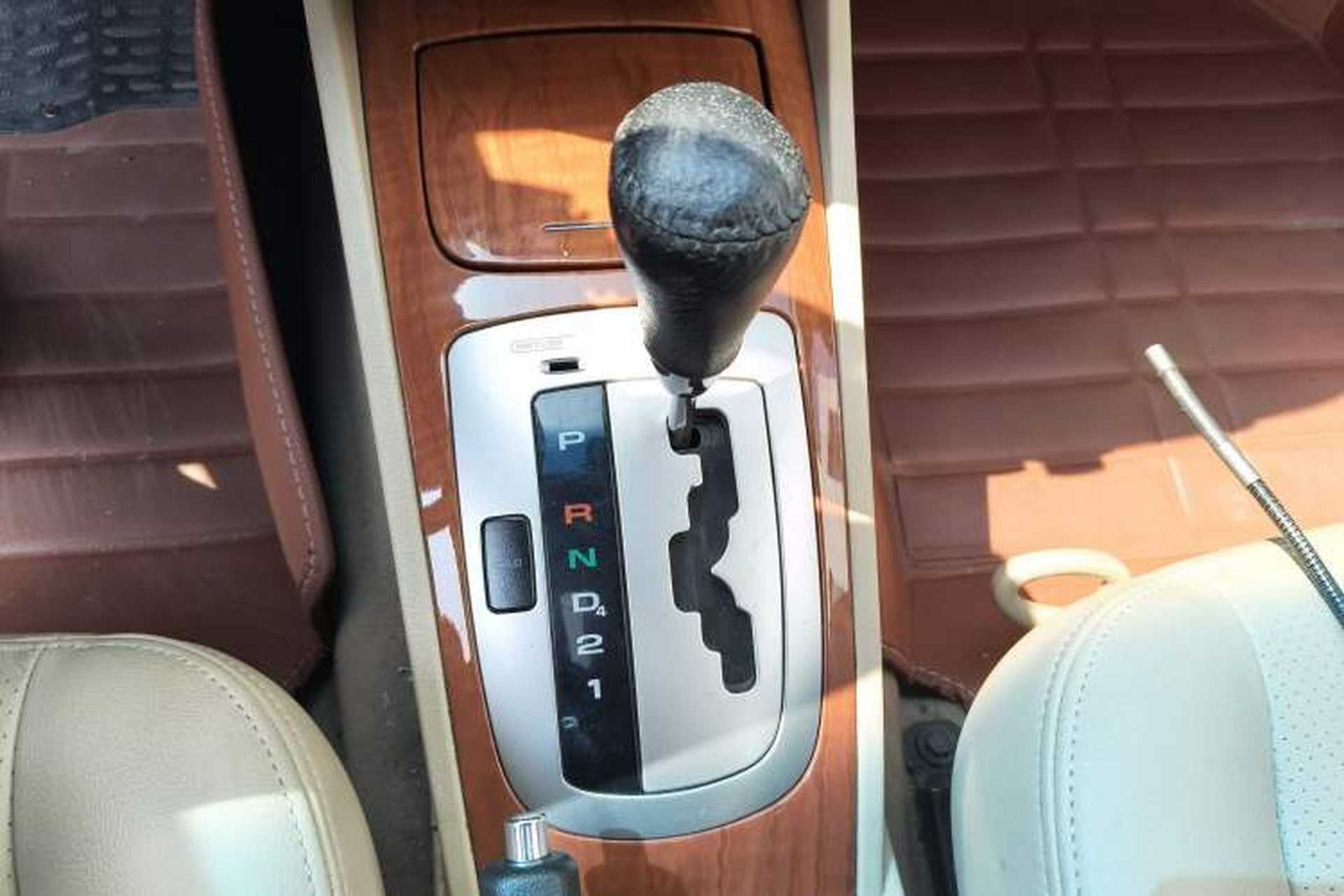 Used Buick Excelle 2011 1.6 LE-AT Gear Lever