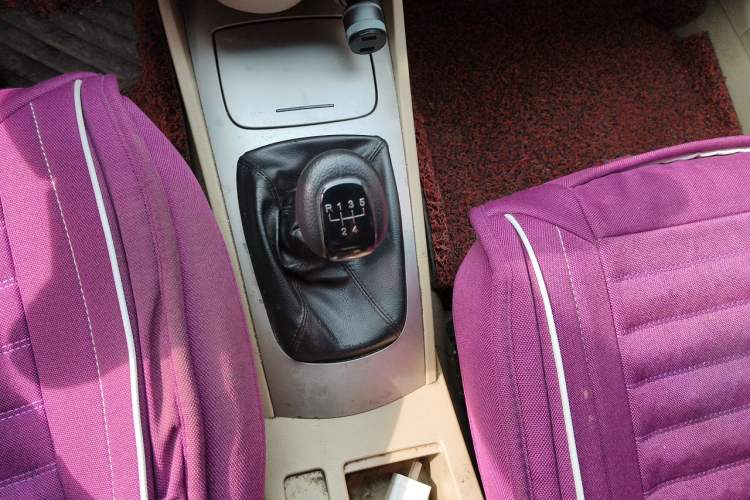 Used Buick Excelle 2011 1.6 LX-MT Gear Lever