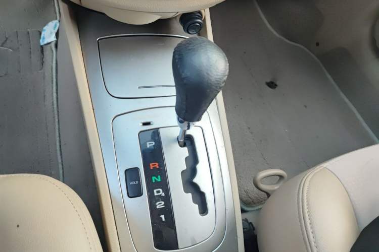 Used Buick Excelle 2011 1.6LX-AT Gear Lever