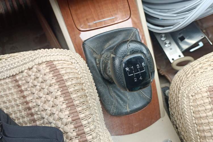 Used Buick Excelle 2011 1.6 LE-MT Gear Lever