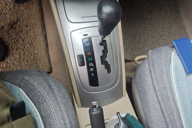 Used Buick Excelle 2011 1.6LX-AT Gear Lever