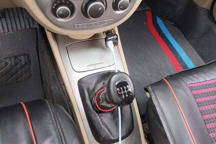 Used Buick Excelle 2011 1.6 LE-MT Gear Lever