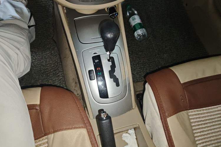 Used Buick Excelle 2011 1.6LX-AT Gear Lever