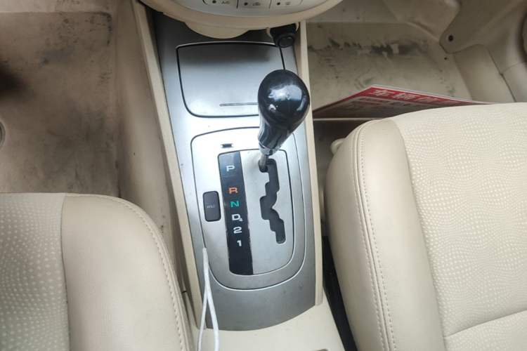 Used Buick Excelle 2011 1.6LX-AT Gear Lever