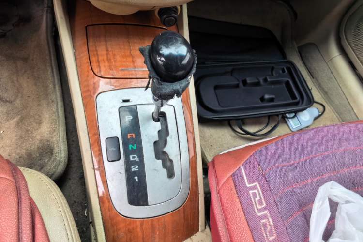 Used Buick Excelle 2011 1.6 LE-AT Gear Lever