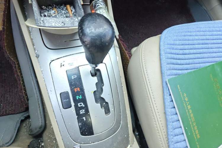 Used Buick Excelle 2011 1.6 LE-AT Gear Lever