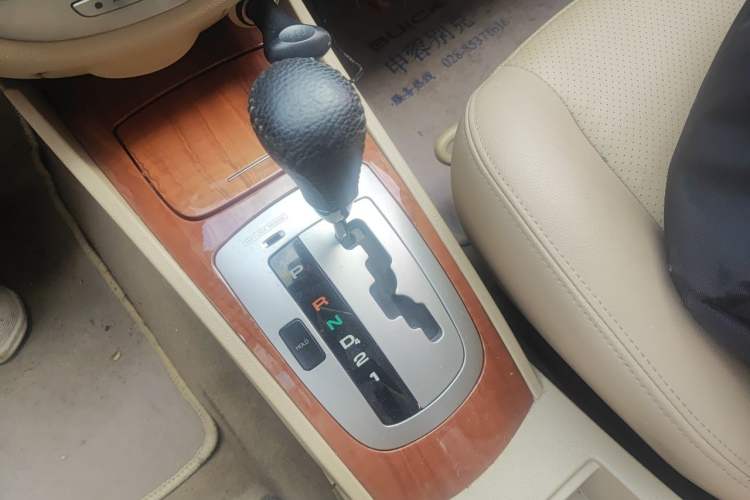 Used Buick Excelle 2011 1.6 LE-AT Gear Lever