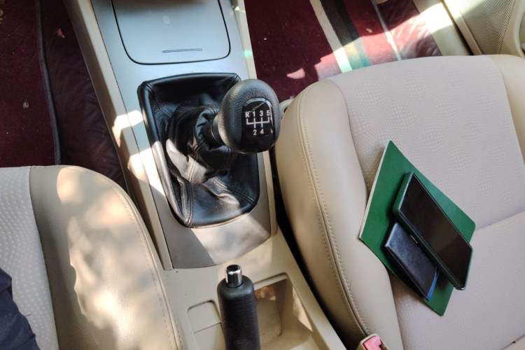 Used Buick Excelle 2011 1.6LX-AT Gear Lever