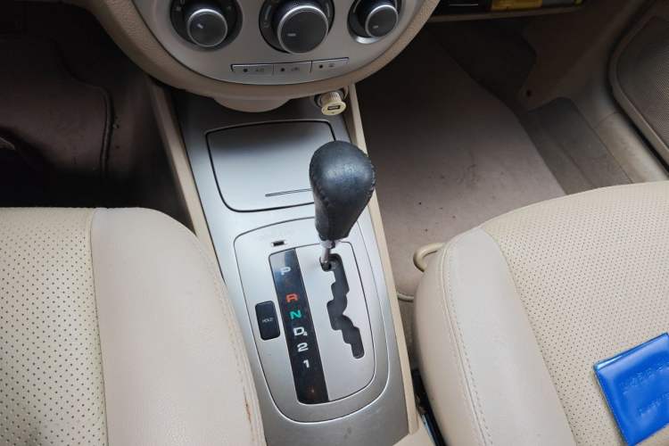 Used Buick Excelle 2011 1.6LX-AT Gear Lever