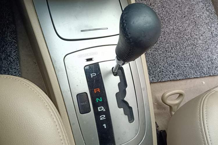 Used Buick Excelle 2011 1.6LX-AT Gear Lever