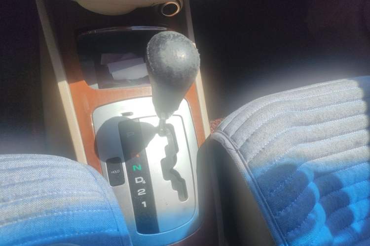 Used Buick Excelle 2011 1.6 LE-AT Gear Lever