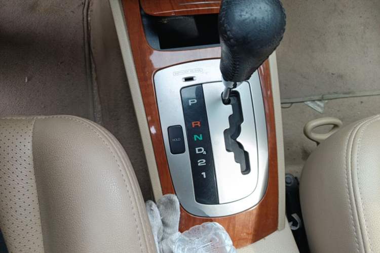 Used Buick Excelle 2011 1.6 LE-AT Gear Lever