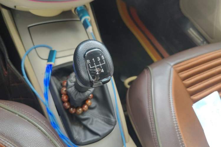 Used Buick Excelle 2011 1.6 LX-MT Gear Lever