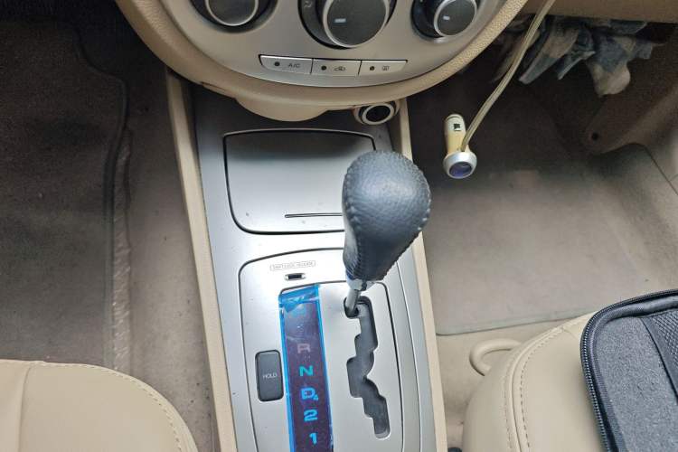 Used Buick Excelle 2011 1.6LX-AT Gear Lever