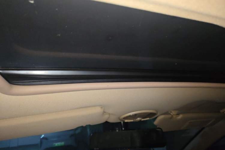 Used Buick Excelle 2011 1.6LX-AT Headliner