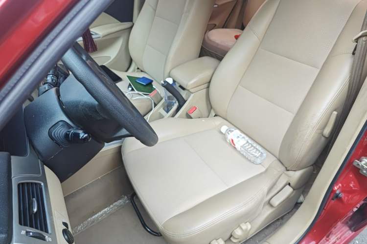 Used Buick Excelle 2011 1.6LX-AT Left Front Seat
