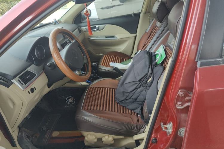 Used Buick Excelle 2011 1.6 LX-MT Left Front Seat