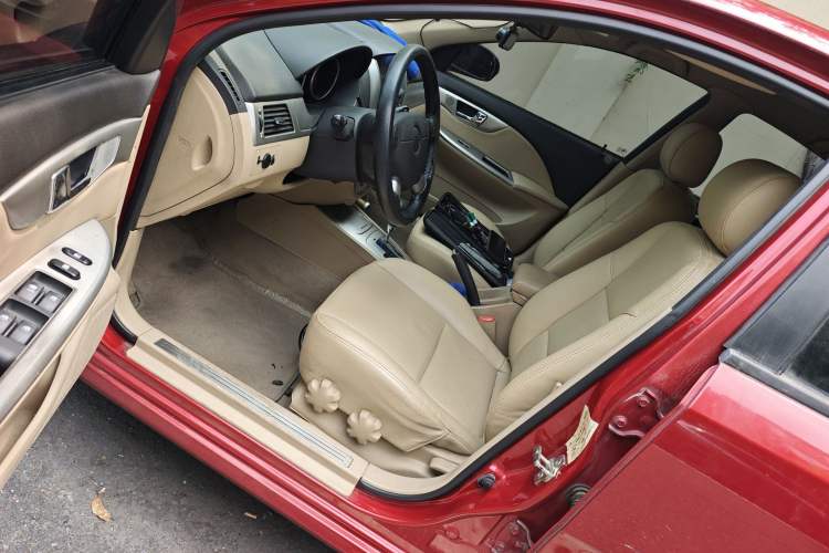 Used Buick Excelle 2011 1.6LX-AT Left Front Seat