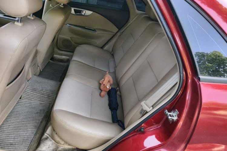 Used Buick Excelle 2011 1.6LX-AT Left Rear Seat