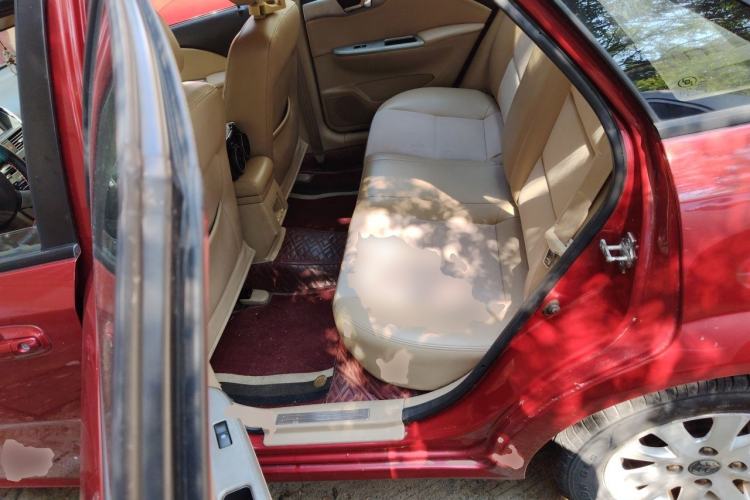 Used Buick Excelle 2011 1.6LX-AT Left Rear Seat