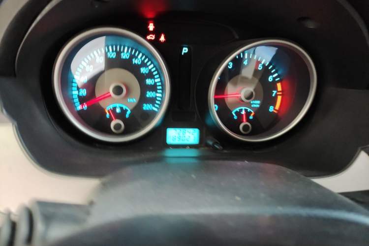 Used Buick Excelle 2011 1.6LX-AT Odometer Close Up
