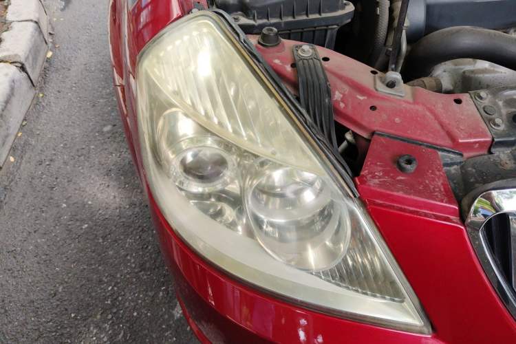 Used Buick Excelle 2011 1.6 LE-AT Right Front Headlight