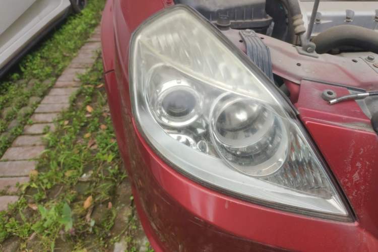 Used Buick Excelle 2011 1.6 LE-AT Right Front Headlight