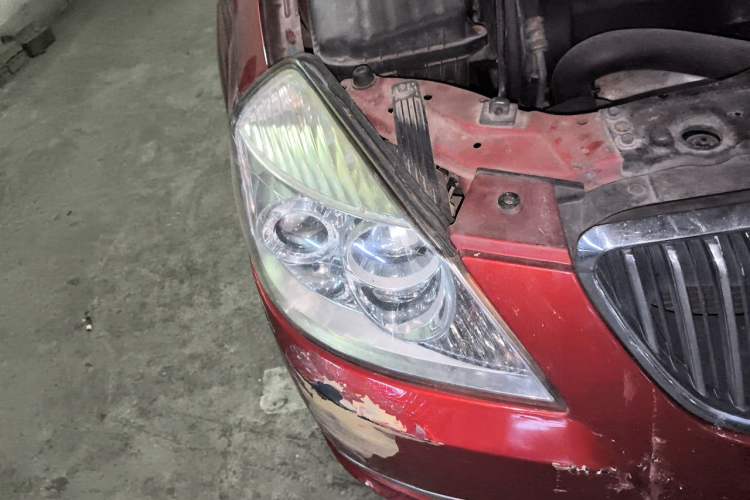 Used Buick Excelle 2011 1.6 LX-MT Right Front Headlight