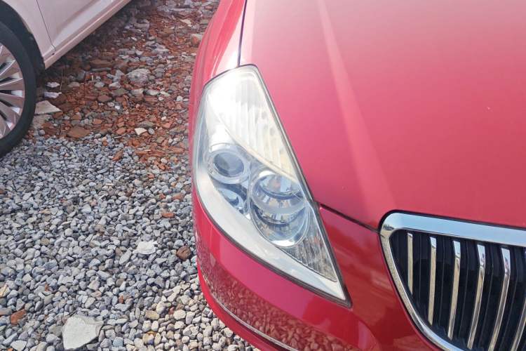 Used Buick Excelle 2011 1.6 LE-MT Right Front Headlight