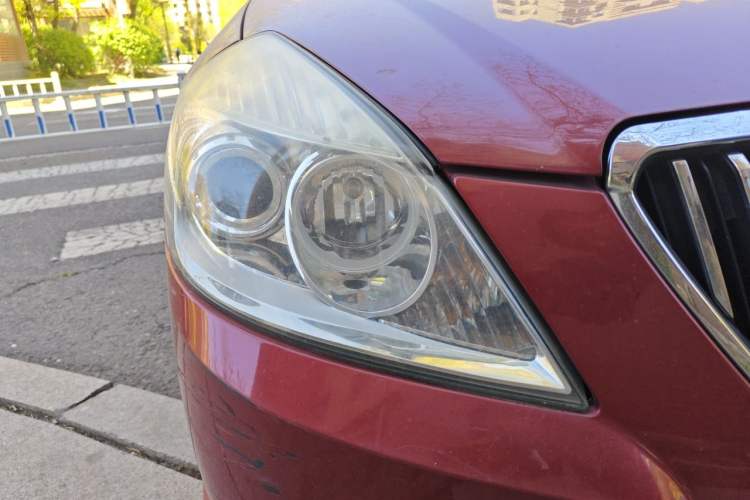 Used Buick Excelle 2011 1.6 LE-AT Right Front Headlight