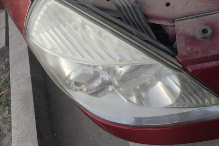 Used Buick Excelle 2011 1.6 LX-MT Right Front Headlight