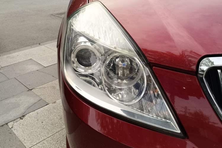 Used Buick Excelle 2011 1.6LX-AT Right Front Headlight